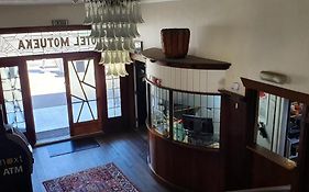 Hotel Motueka Backpackers, Loud Live Music Friday Saturday Nights