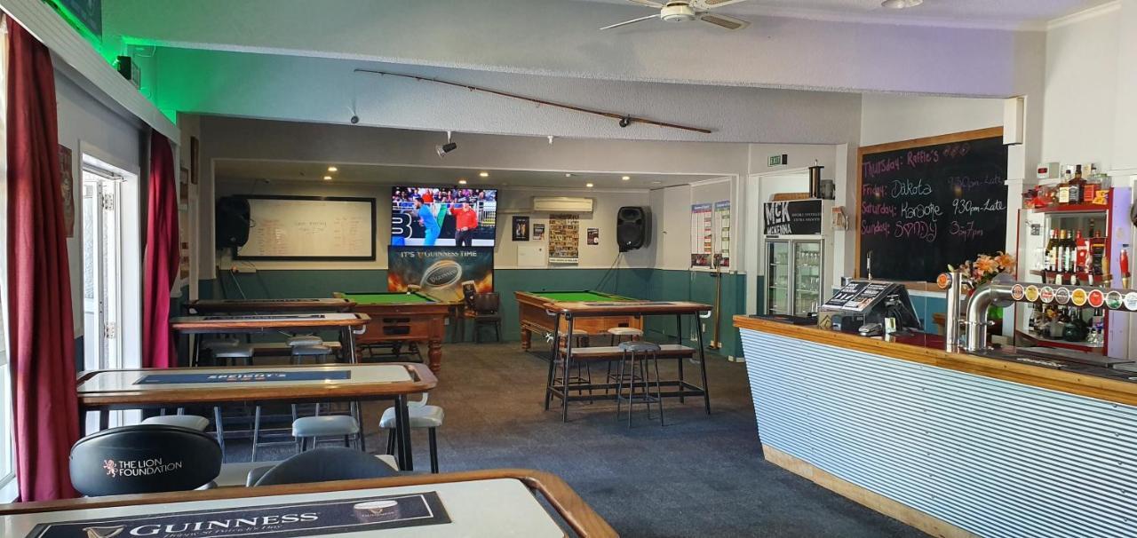 Hotel Motueka Backpackers, Loud Live Music Friday Saturday Nights Buitenkant foto