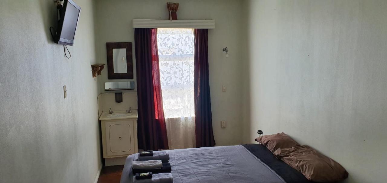 Hotel Motueka Backpackers, Loud Live Music Friday Saturday Nights Kamer foto